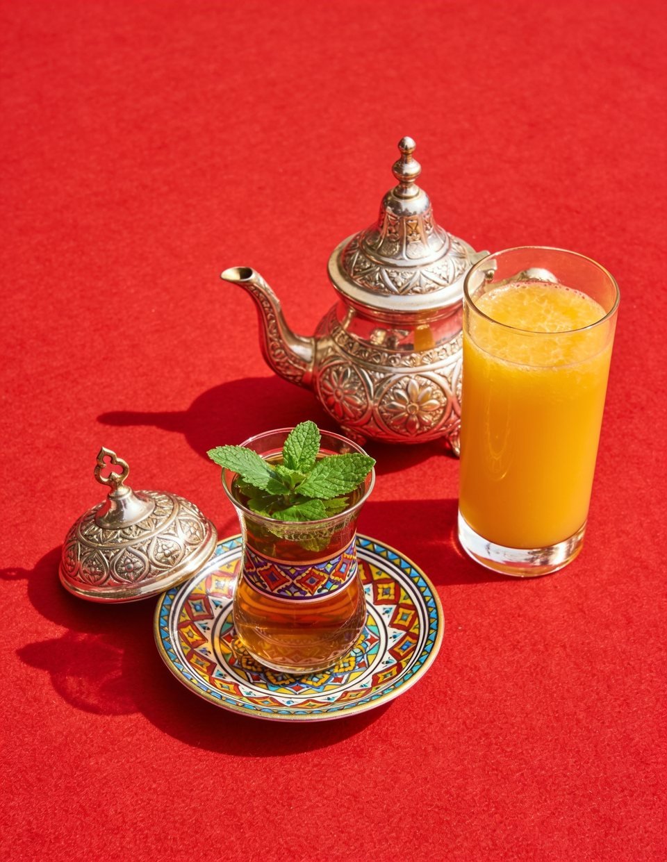 Moroccan mint tea and fresh orange juice at Bigua Café